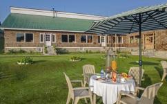 Nedous Dining Room - Ski Institute Rd - Gulmarg